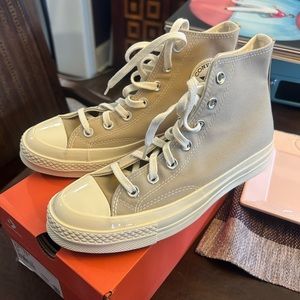 Hi top Converse
